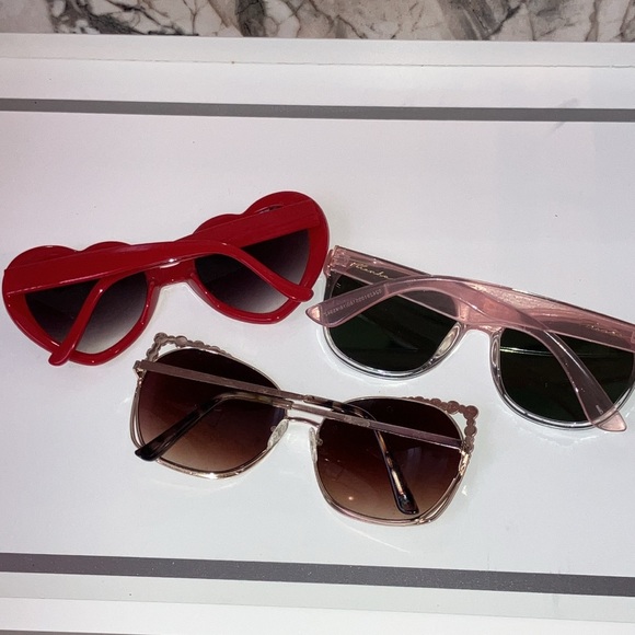 Fun and Flirty Sunglasses bundle 😎💖 - Picture 3 of 4